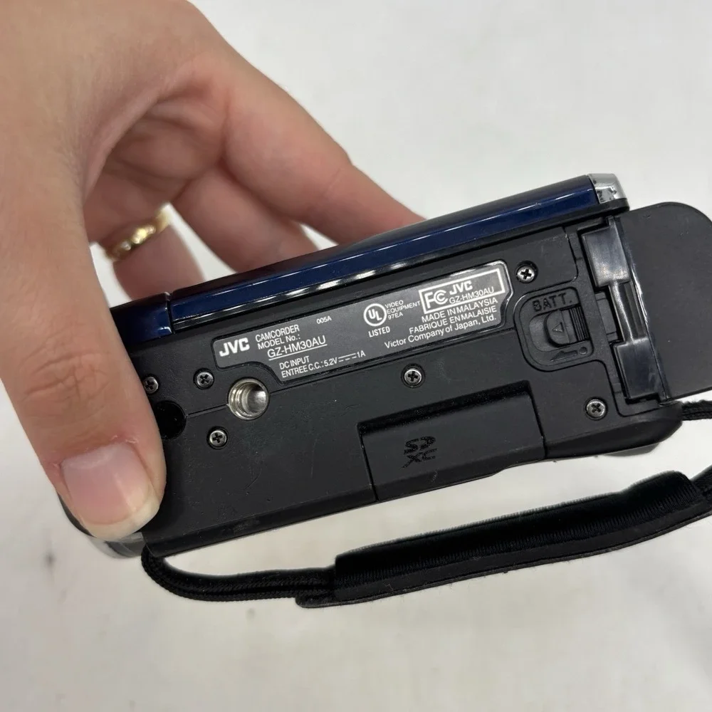 JVC Everio GZ-HM30AU CAMCORDER- 20X OPTICAL ZOOM- HD VIDEO Untested
